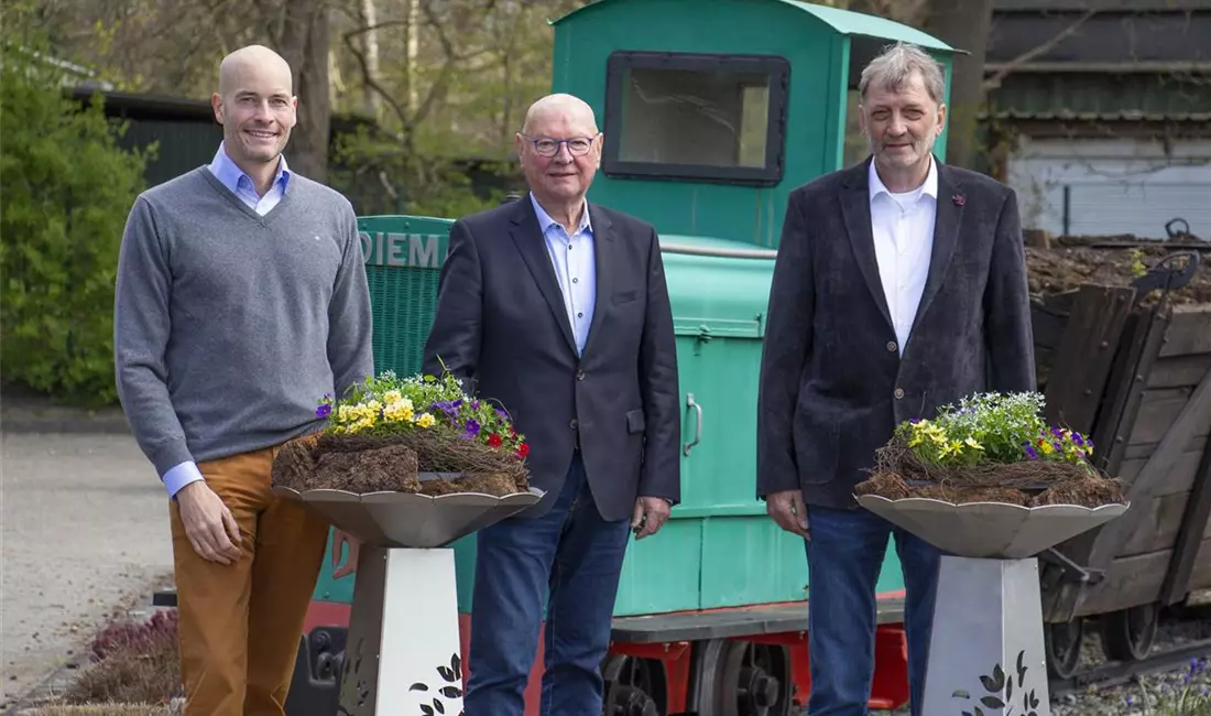 Bild 2 FG-AR-Verabschiedung Römann Strenge.jpg