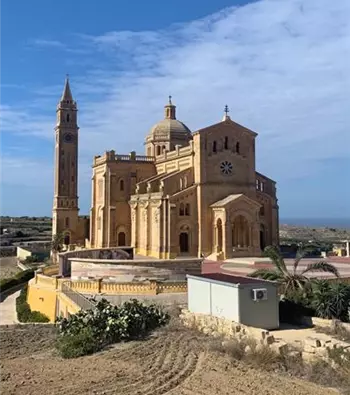 Gozo Kirche.jpg